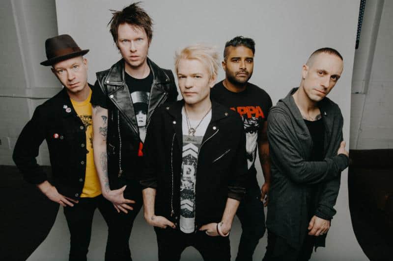 band-photo-sum-41