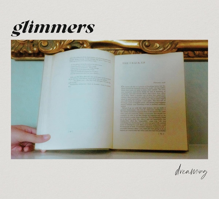 Review for glimmers latest single, "Dreaming."