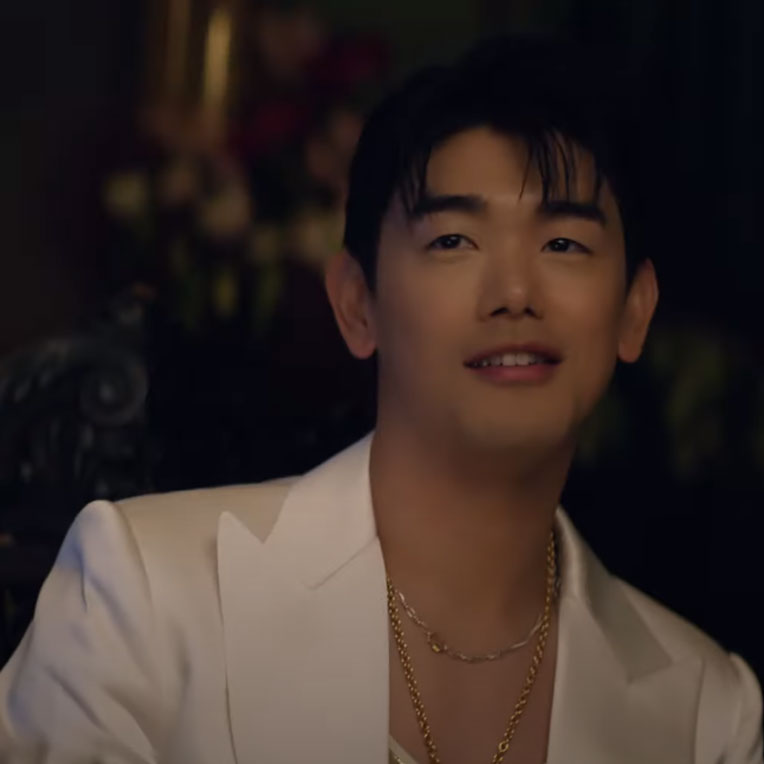 Still from Eric Nam's "Don't Leave Yet" music video.