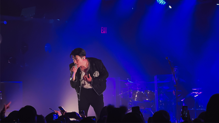 eric nam singing to crowd teragram ballroom la house on a hill encore