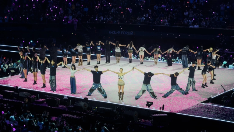 twice this is for world tour 2026 1 22 bow dancers kia forum los angeles